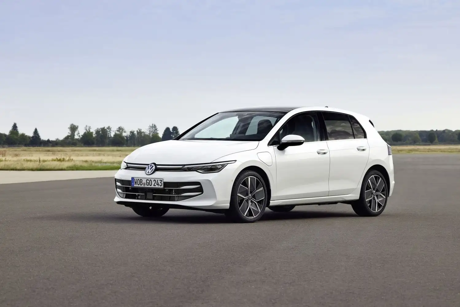 2024 Volkswagen Golf VIII (Facelift 2024) 1.5 TSI (150 Hp) Review